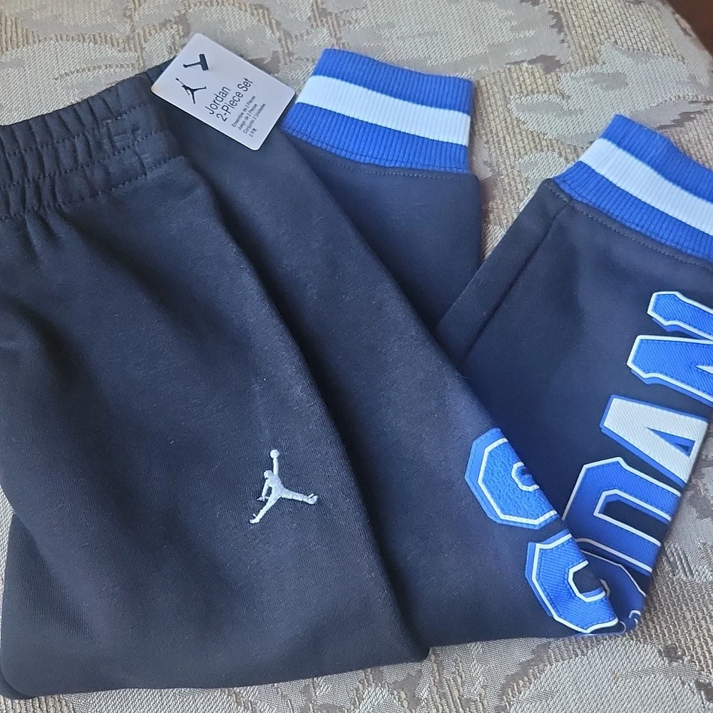 Jordan Kids 2 Pc Set - Picture 4 of 5